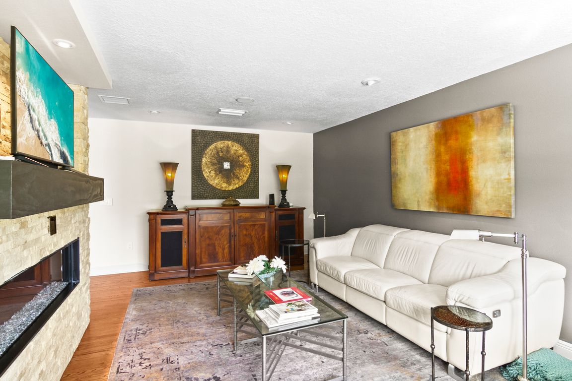 next background image