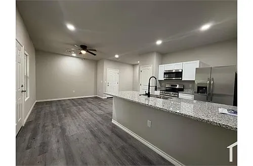 7610 Windsor Oaks Photo 1