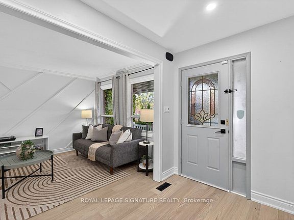 2nd image of 48 Rotherglen Rd N