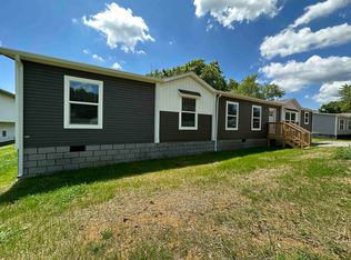 2513 Montana Ave, Hurricane, WV 25526