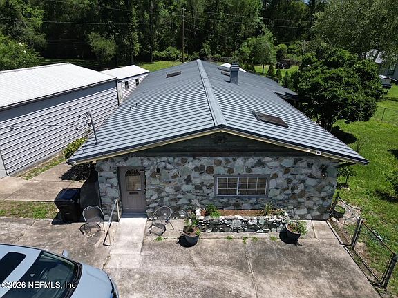 4th image of 3816 WOODMERE Lane