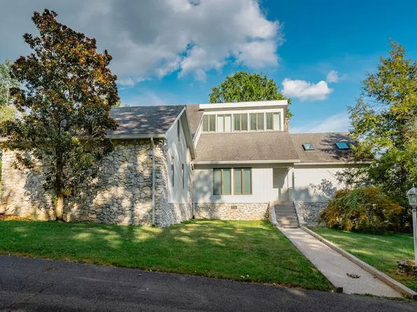 2281 Ridgewood Dr, Madisonville, KY 42431
