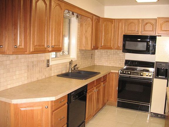 4th image of 575 N Lawn Dale Dr