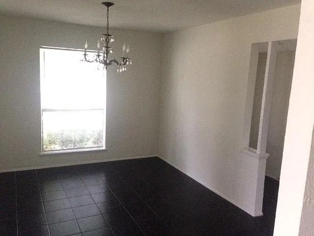 3 bed, 1577 sqft, $1,990 — Photo 1