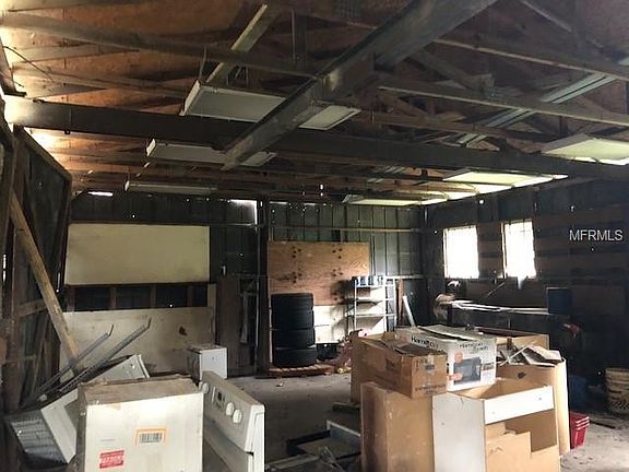 4th image of 427 Hull St