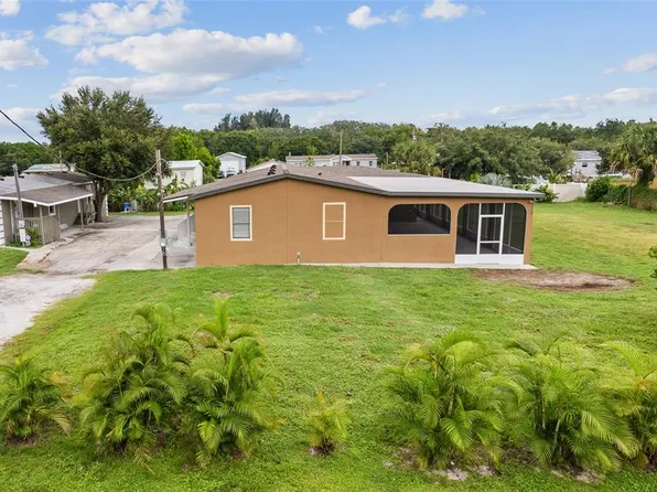 2715 Universal Dr, Ruskin, FL 33570