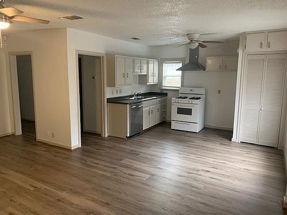 4th image of 3927 Dexter Ave
