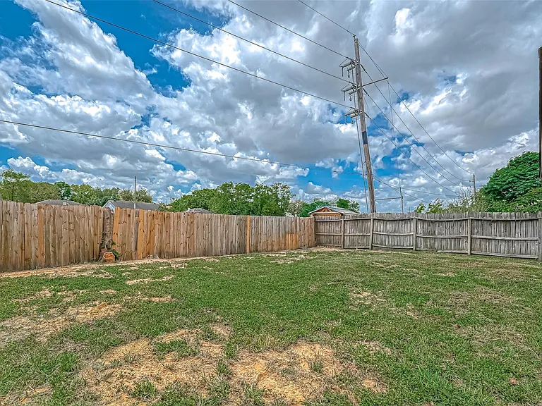 16319 La Luna Dr — Photo 35