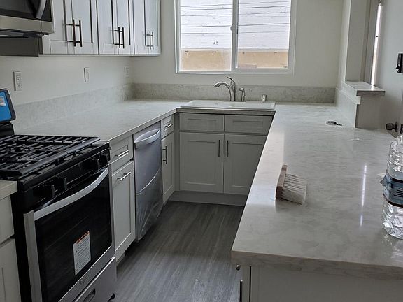 2nd image of 528 N Alexandria Ave #6B