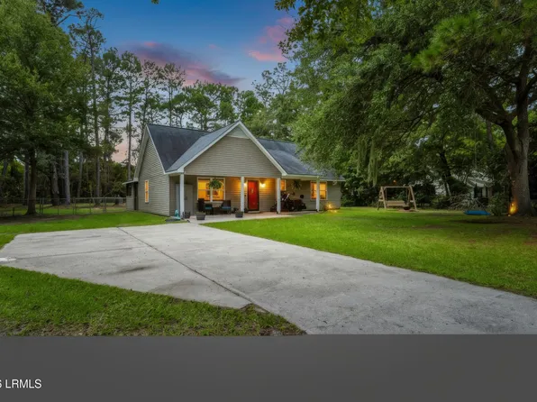 16 Hewlett Road, Beaufort, SC 29907