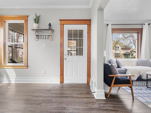 4th image of 109 E Hancock St