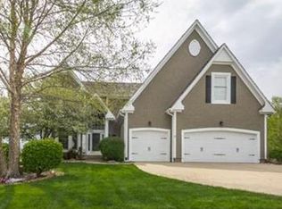 7204 Cottonwood St, Shawnee, KS 66216