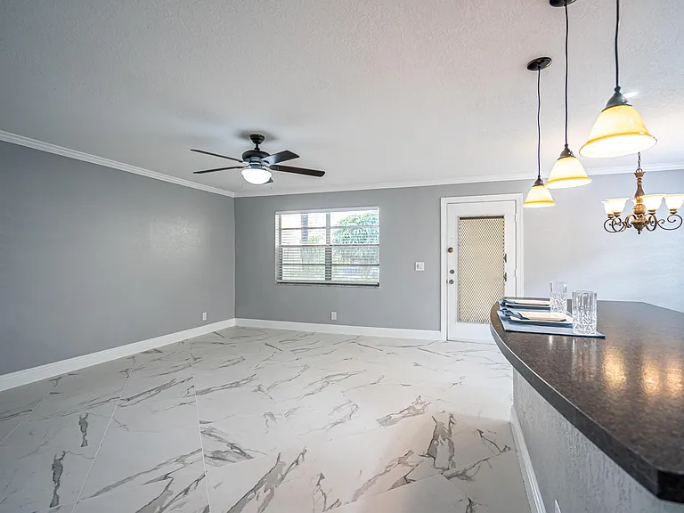 244 Normandy F — Photo 27