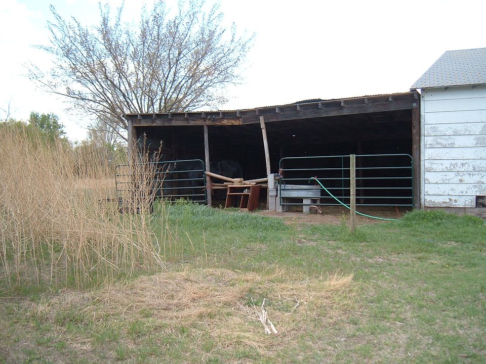 2nd image of 701 E Price Ave