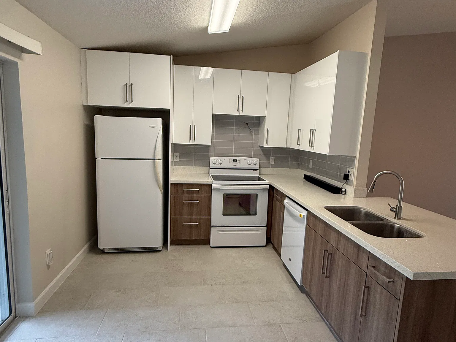 3 bed, 1350 sqft, $1,550 — Photo 1