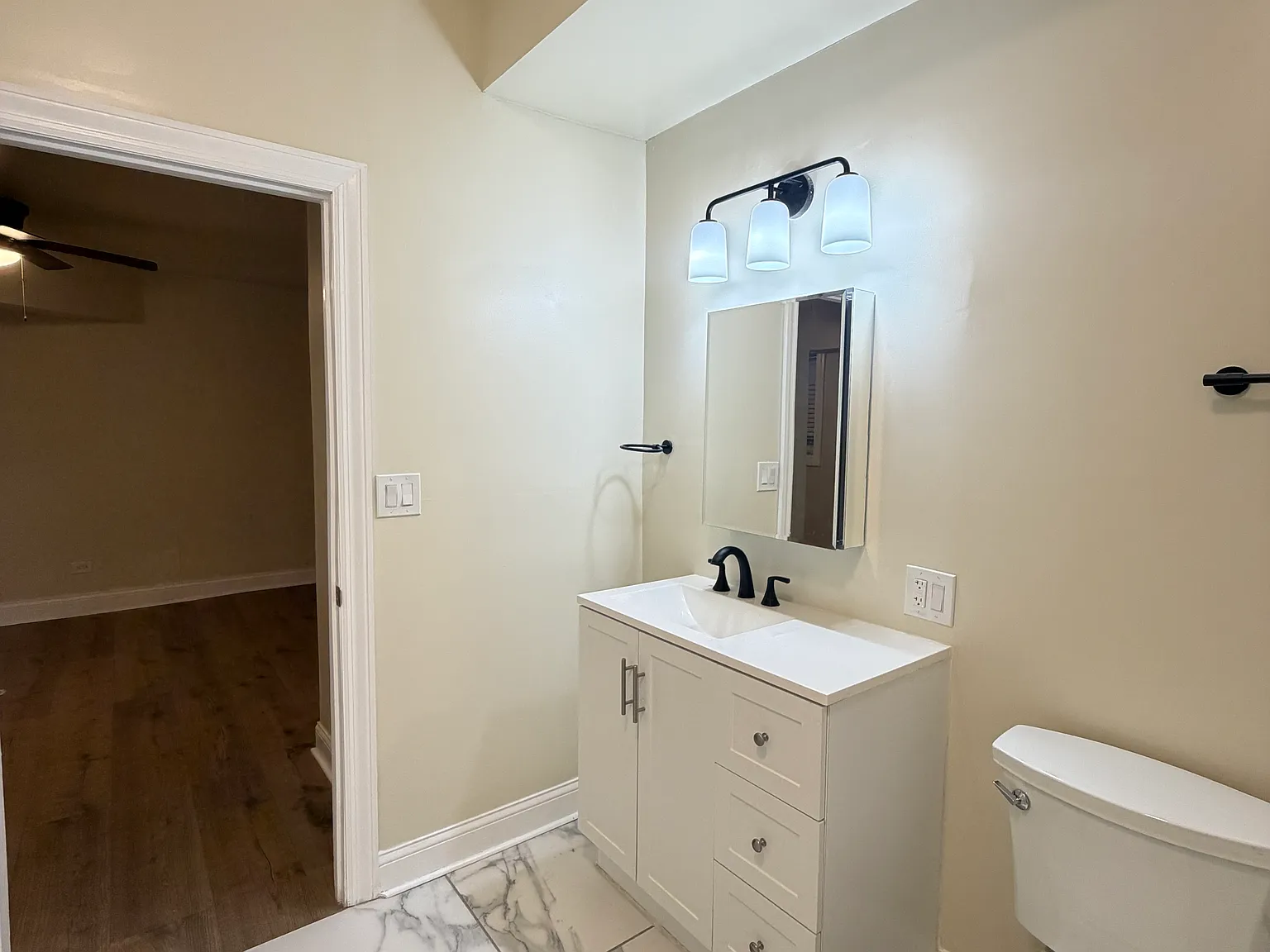 6751 S Ridgeland Ave — Photo 2