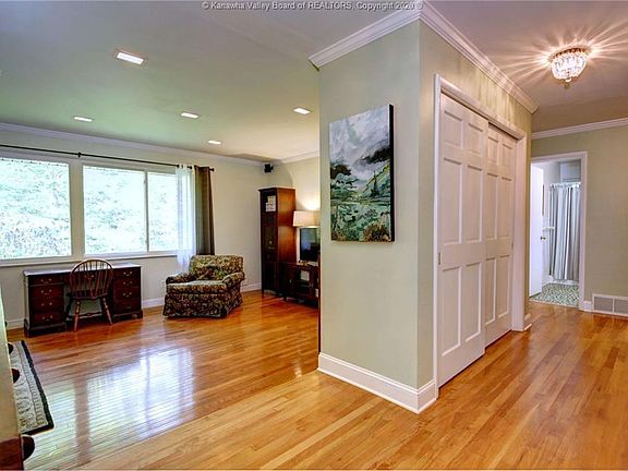 3rd image of 1535 Dogwood Rd