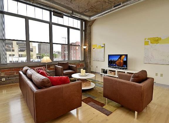 3rd image of 521 S 7th St Unit 619