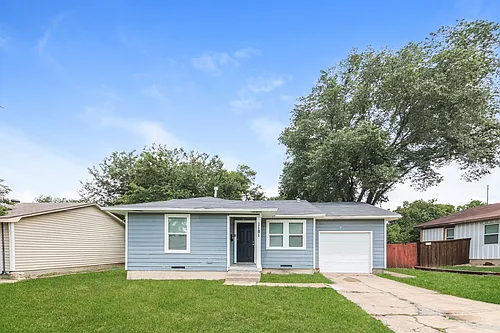 1101 Rancho Dr Photo 1