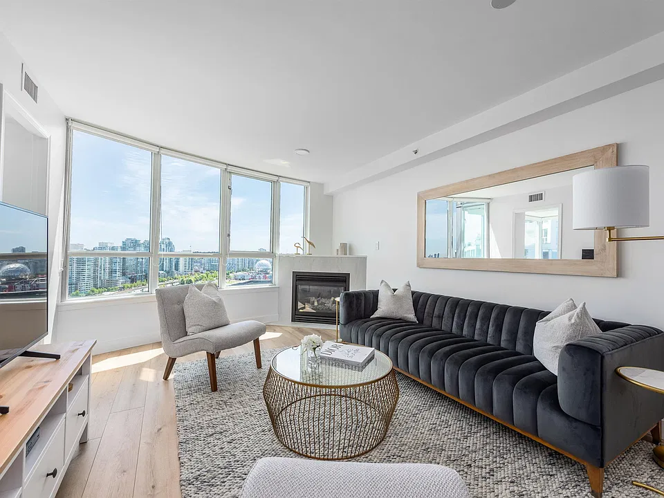 63 Keefer Pl #2208