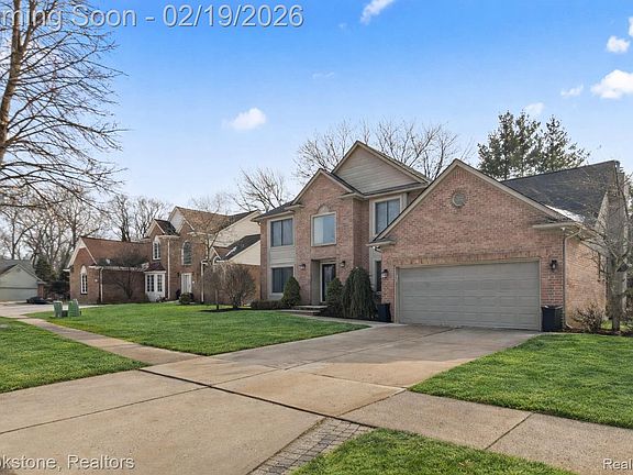 3rd image of 3807 Beechcrest