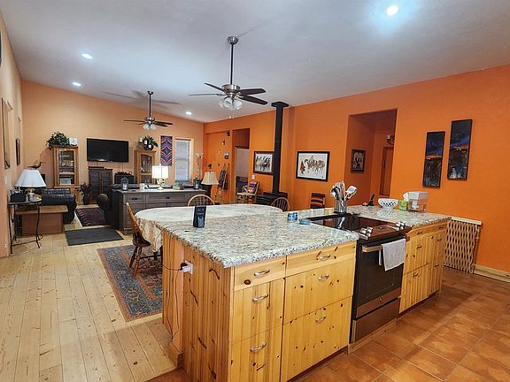 5th image of 17 Deer Cir