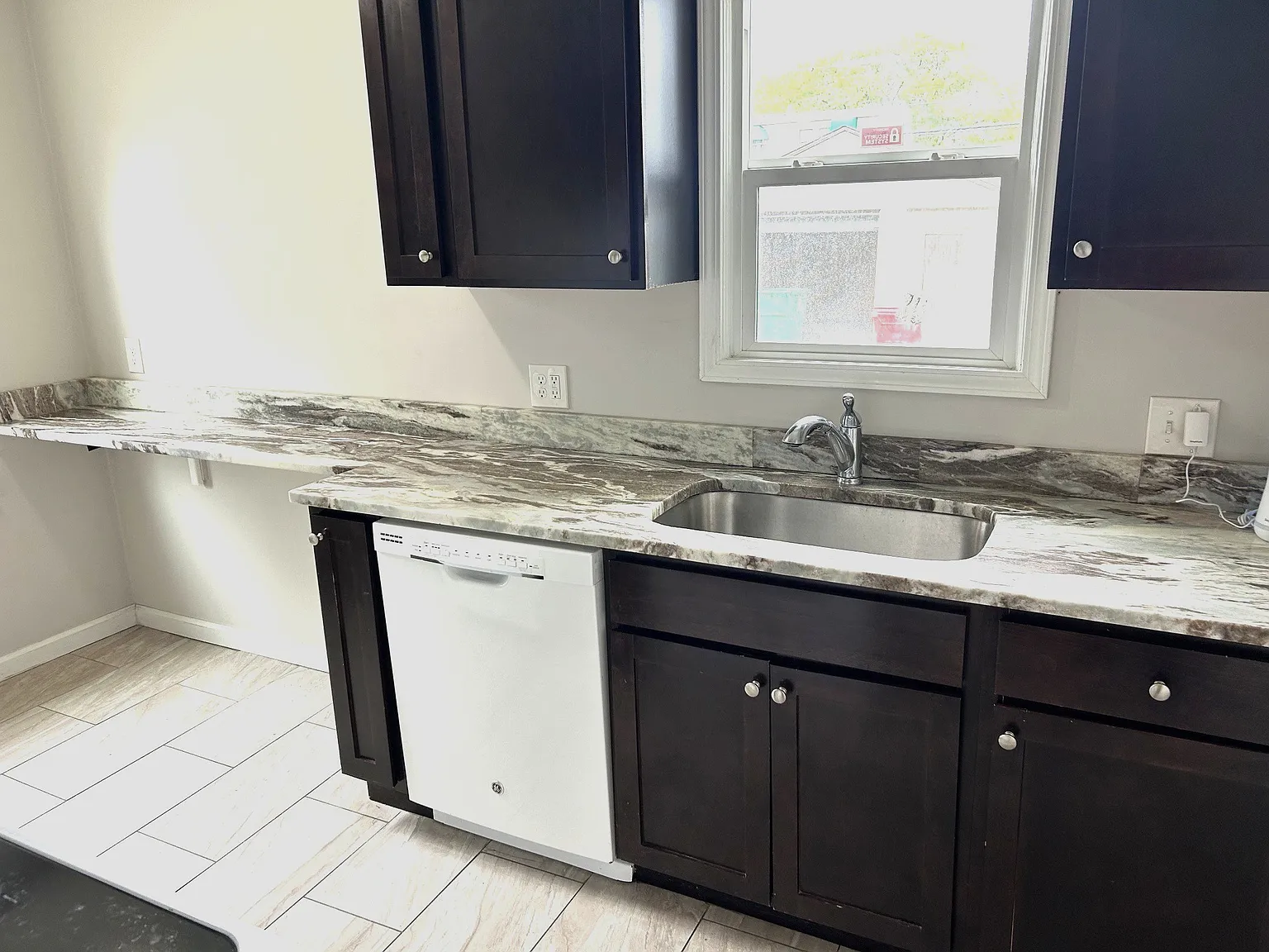 3 bed, 1008 sqft, $1,400 — Photo 3