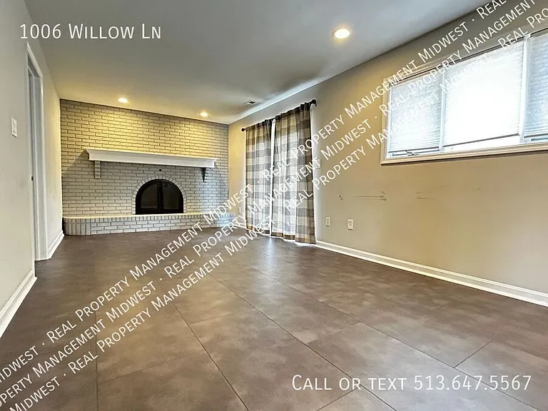 1006 Willow Ln — Photo 5