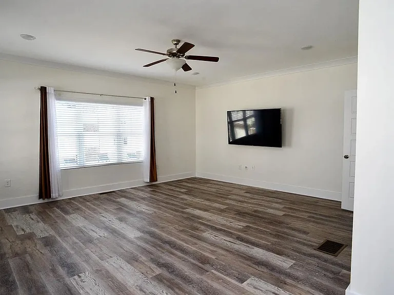 2008 Ocean Dr NW — Photo 5