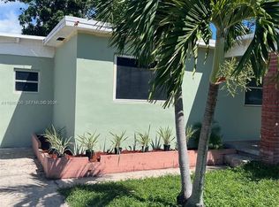 538 W 1st St, Riviera Beach, FL 33404