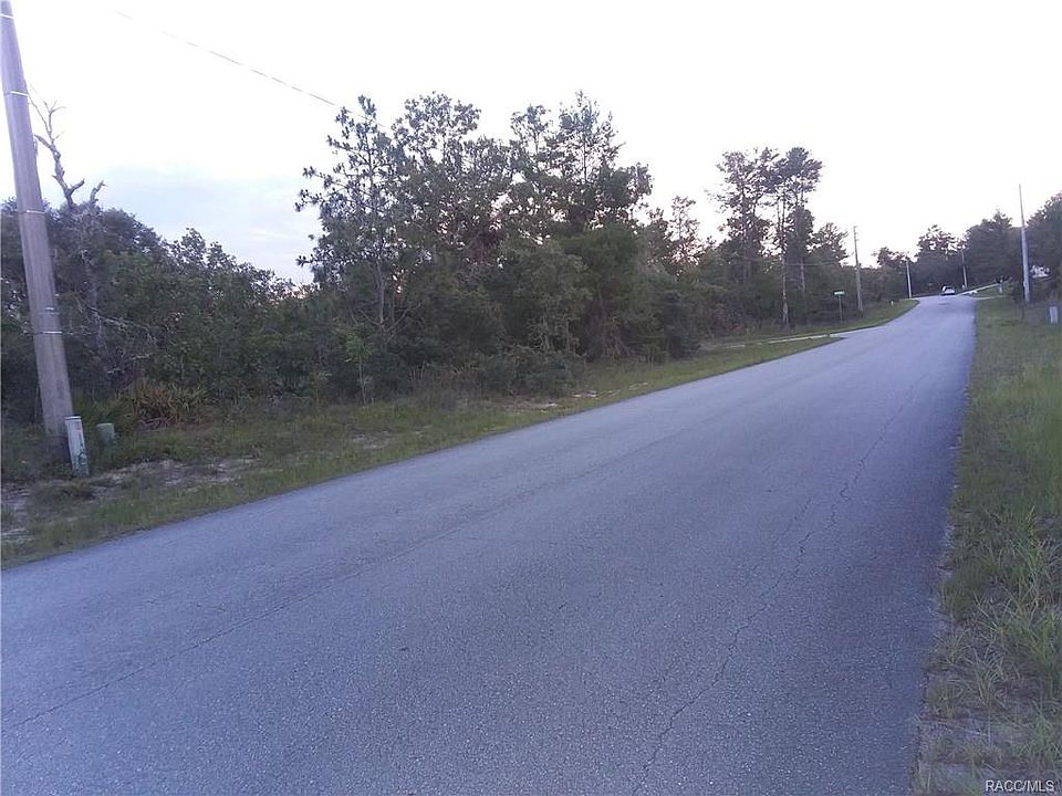 2nd image of 52 Lone Pine St