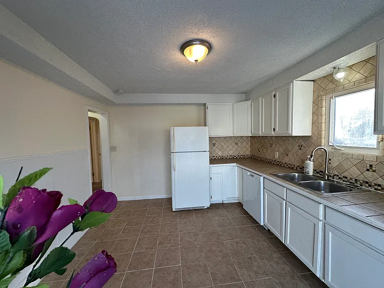 18461 Beechwood St — Photo 21