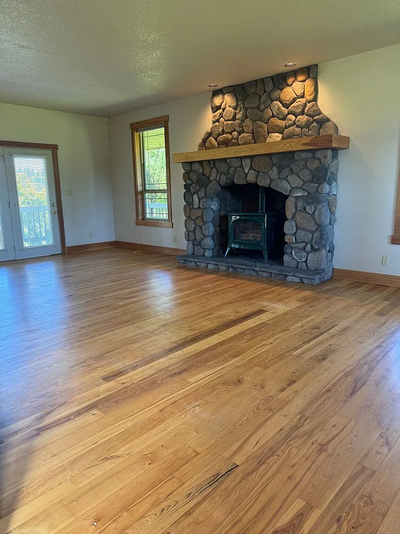 Make this beautiful country home yours! Our home is available for immediate rent. — Photo 4