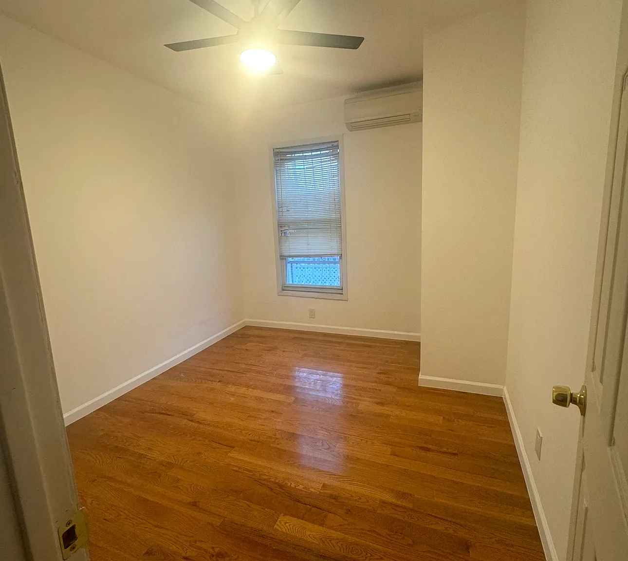 361 Bronx Park Ave — Photo 1