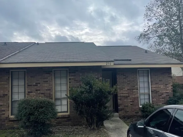 251 Leisure Lake Dr, Warner Robins, GA 31088