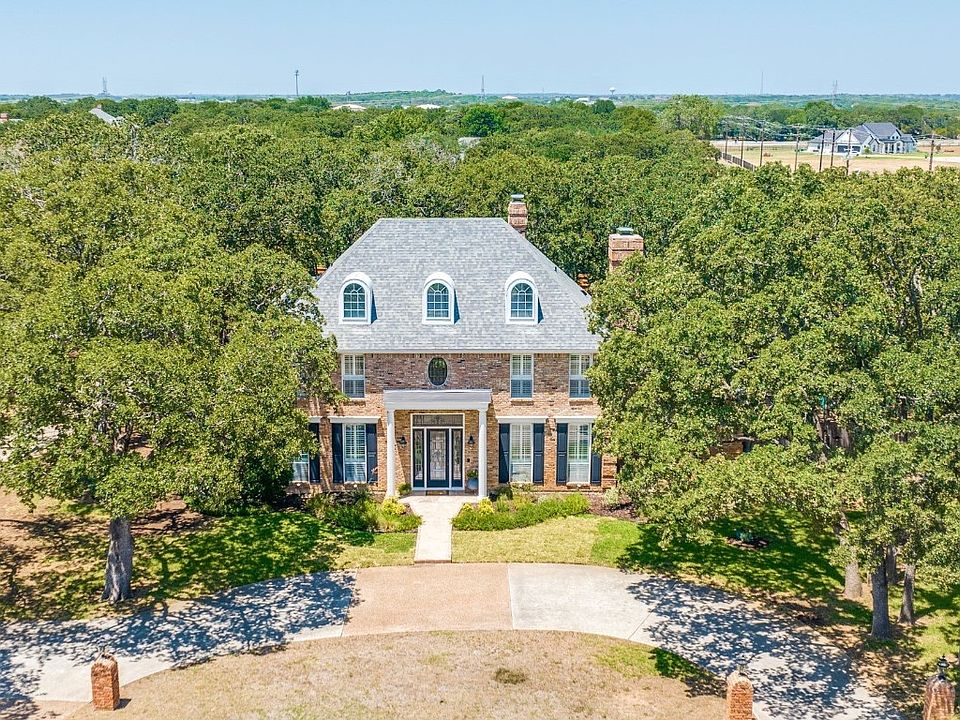 1st image of 100 Canyon Oaks Dr