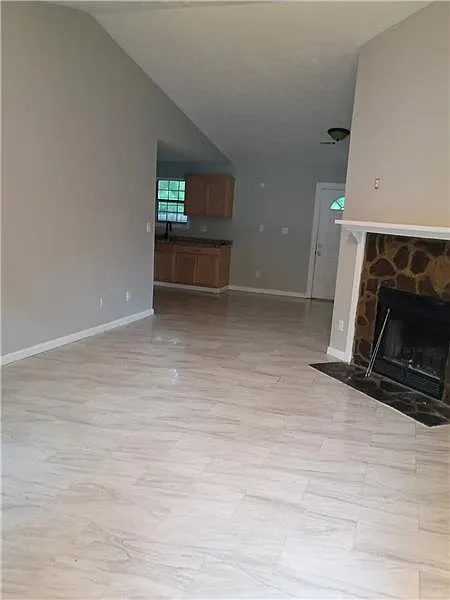 3 bed, $1,850 — Photo 3
