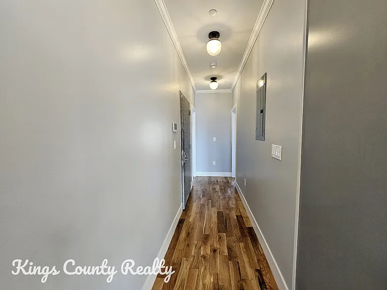 565 Midwood St #5 — Photo 9