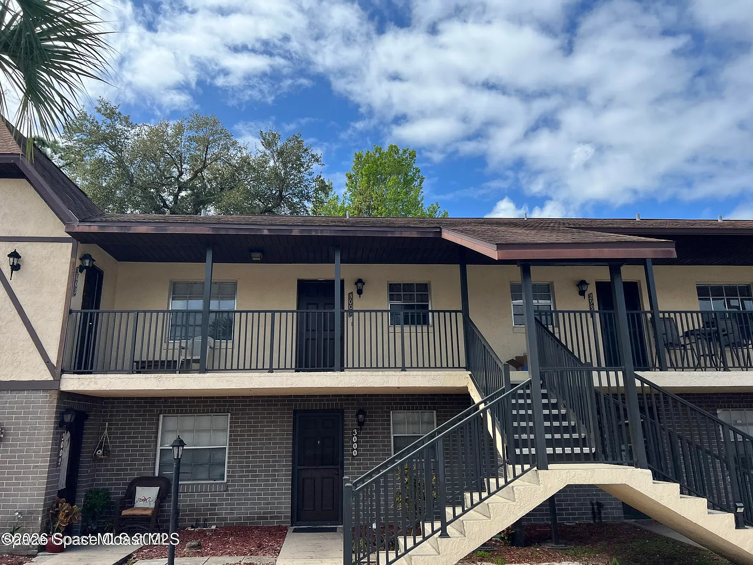 2 bed, 1.0 bath, 960 sqft, $1,000 — Photo 1