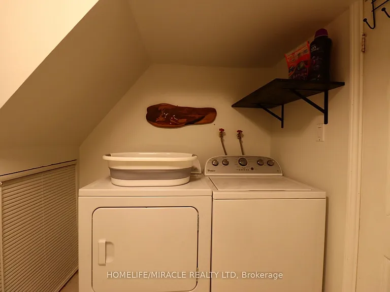 1382 Warden Ave #BASEMENT — Photo 16