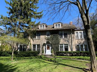 496 E Illinois Rd, Lake Forest, IL 60045