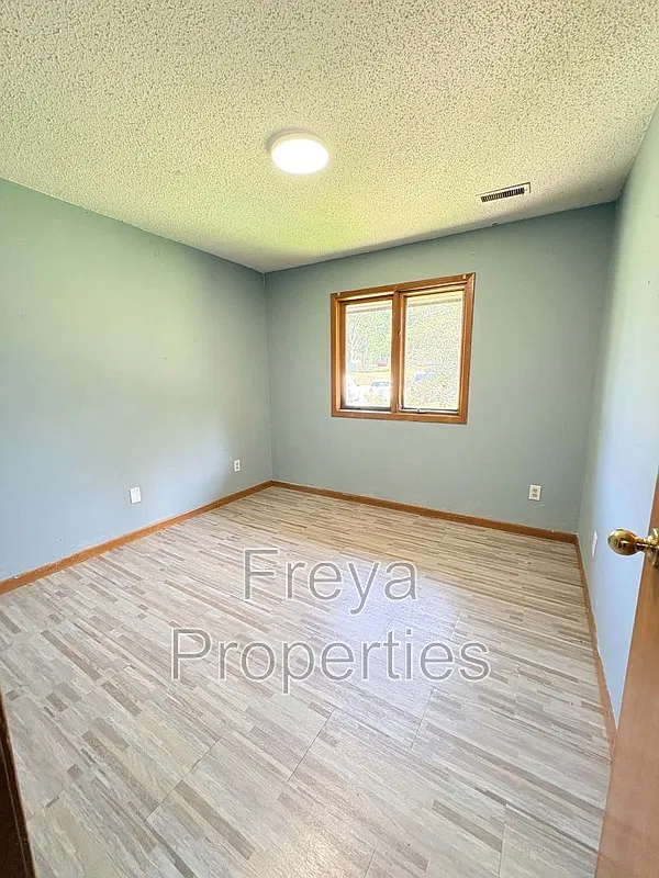 2 bed, 1.5 bath, $1,150 — Photo 4