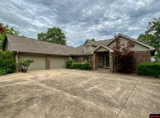 102 White Oak Pl, Mountain Home, AR 72653