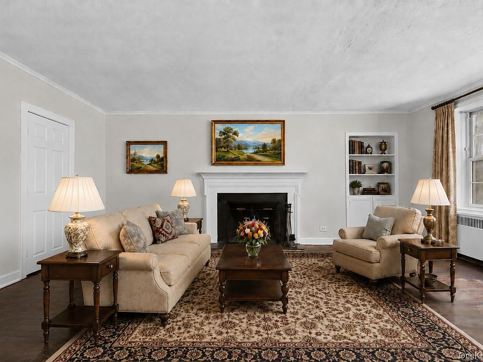 1st image of 100 Pinewood Road #1C