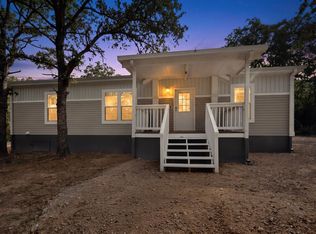 300 Flaming Oak Dr, Bastrop, TX 78602