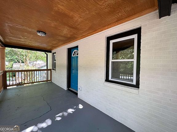 3rd image of 2333 Carver Dr NW