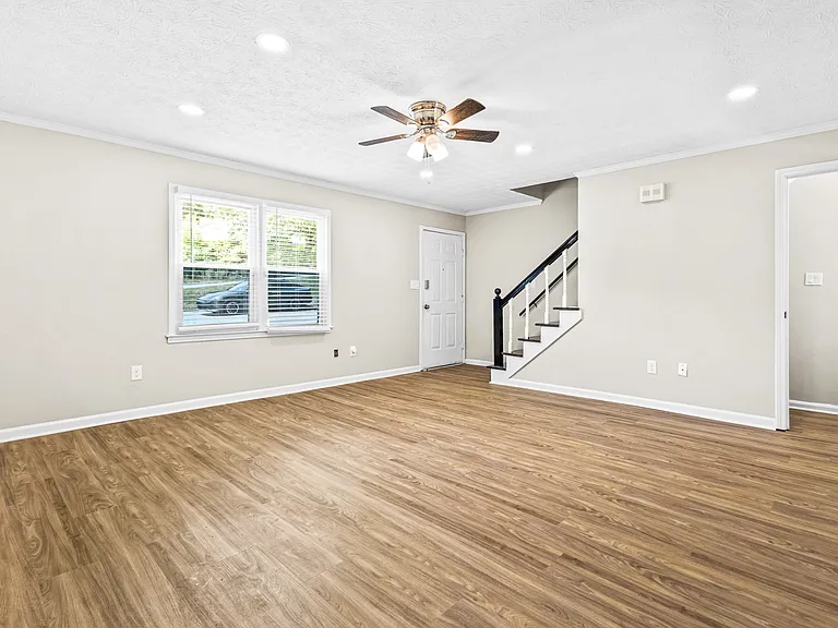 3092 Spruce Cir — Photo 10