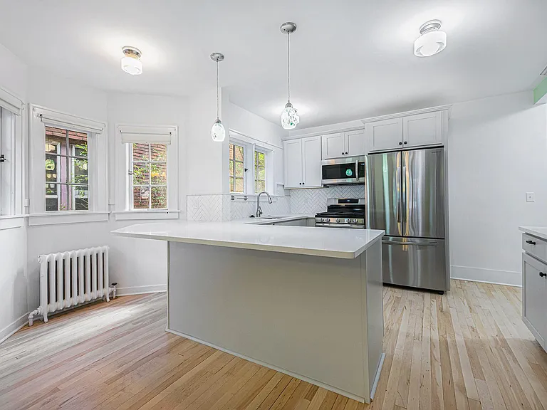 349 College Ave SE — Photo 11