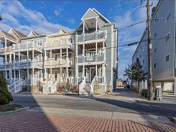 4th image of 202 Bayview Ln #5