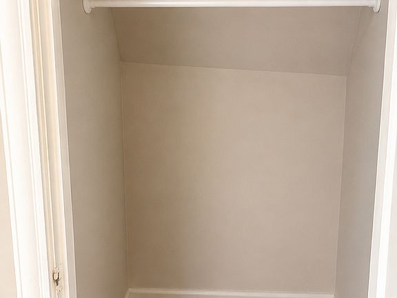 3rd image of 53 Burnside Ave APT 2R